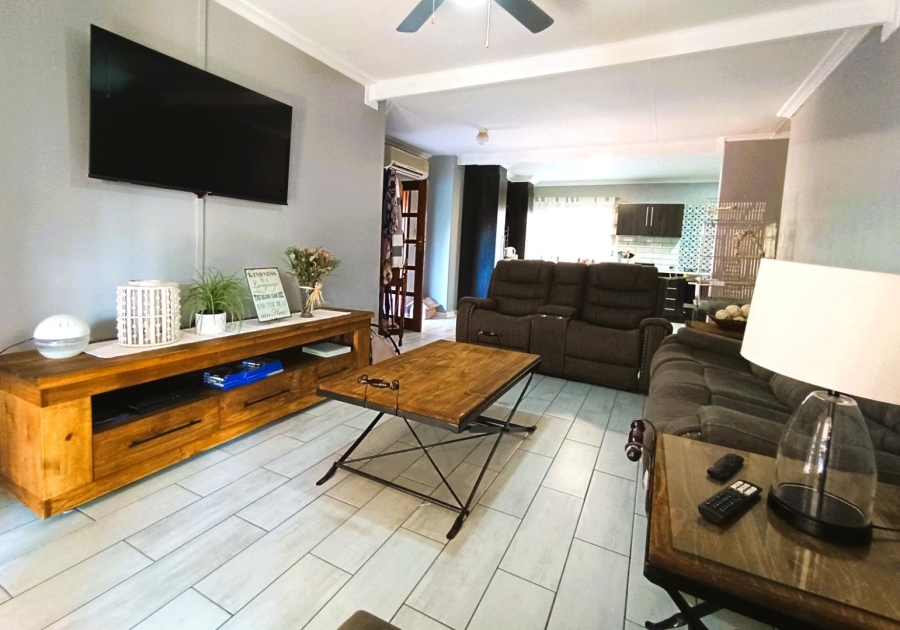 4 Bedroom Property for Sale in Langenhovenpark Free State